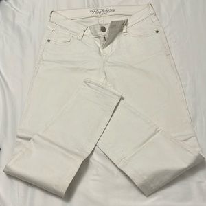 White denim jeans